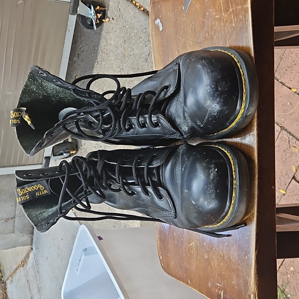 Size 11 unisex dr. martens boots